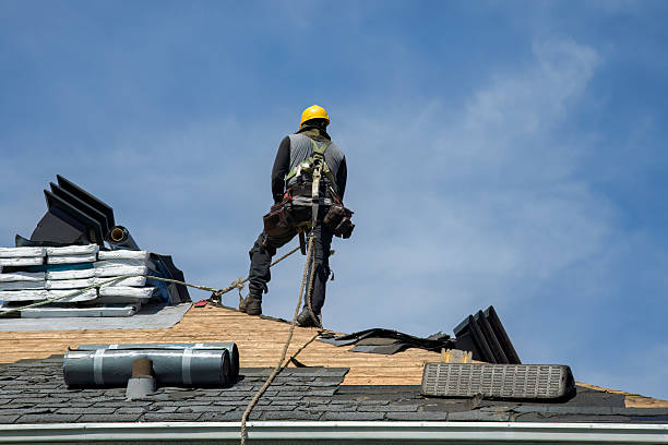 Professional Gutter Installation technician working in Sebring, FL